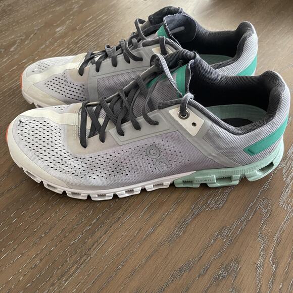 On Running Cloud Shoes Womens Size 9.5 Lightweight Swiss 35.98208 Running - Picture 2 of 8